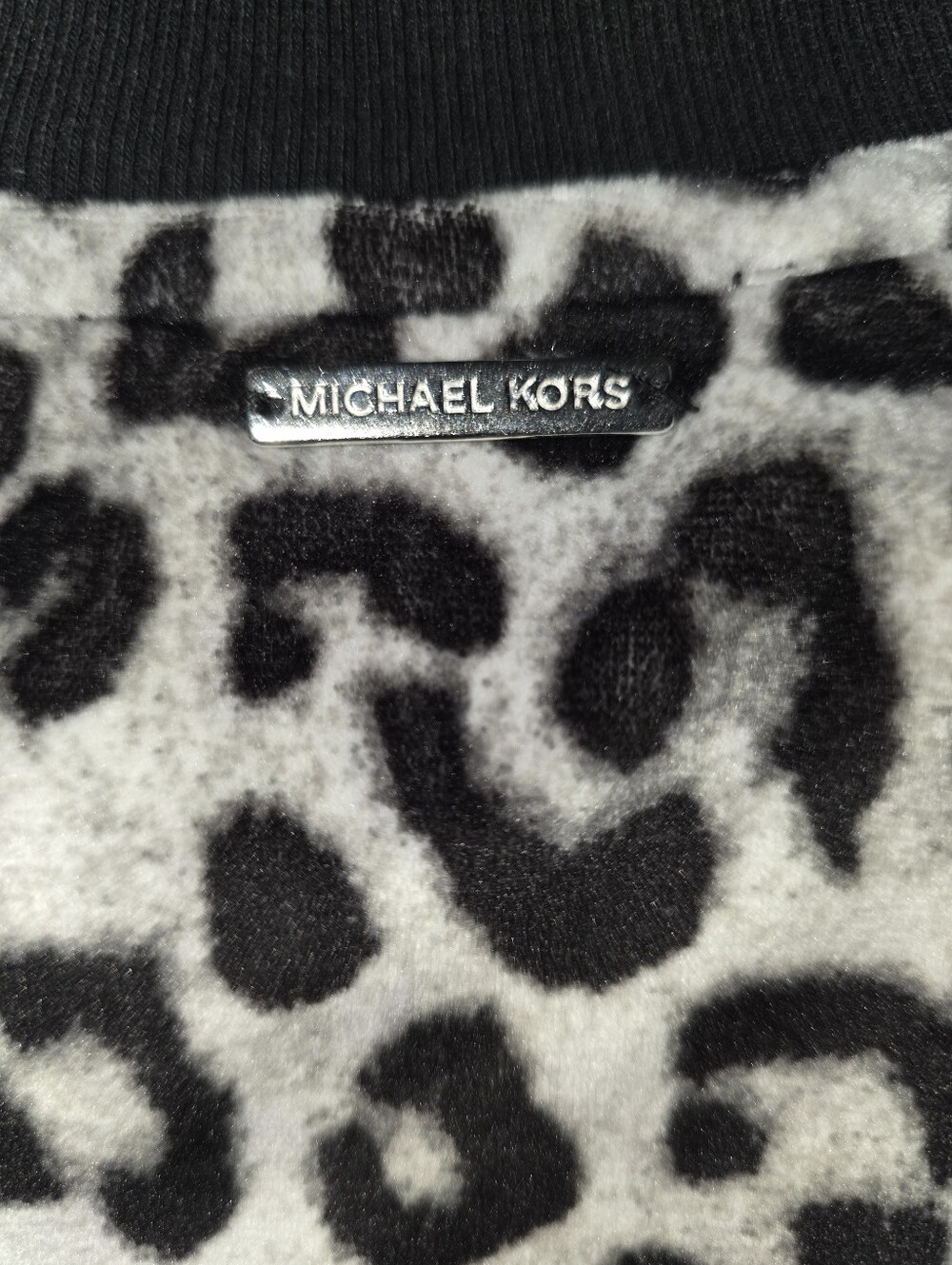 Michael Kors Animal Print Velour Sweater Sz XS - Picture 4 of 5